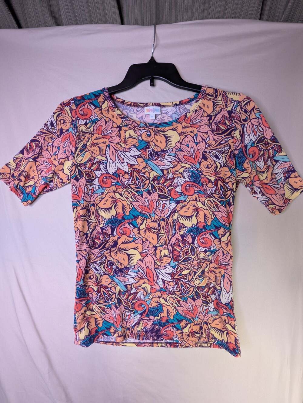 LuLaRoe Colorful Floral Print Short Sleeve Fitted Top